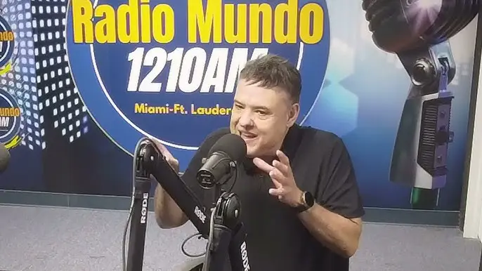 La radio y la Tv - Broderick Zerpa